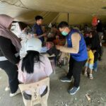 HARI KE-2 DI ACEH TAMIANG : EMT UNISMUH MAKASSAR GENCARKAN LAYANAN KESEHATAN DAN EDUKASI SEBAGAI WUJUD PENGABDIAN